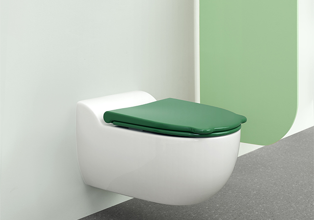 The wall-hung WC can be installed at a child-friendly height of 35 cm.